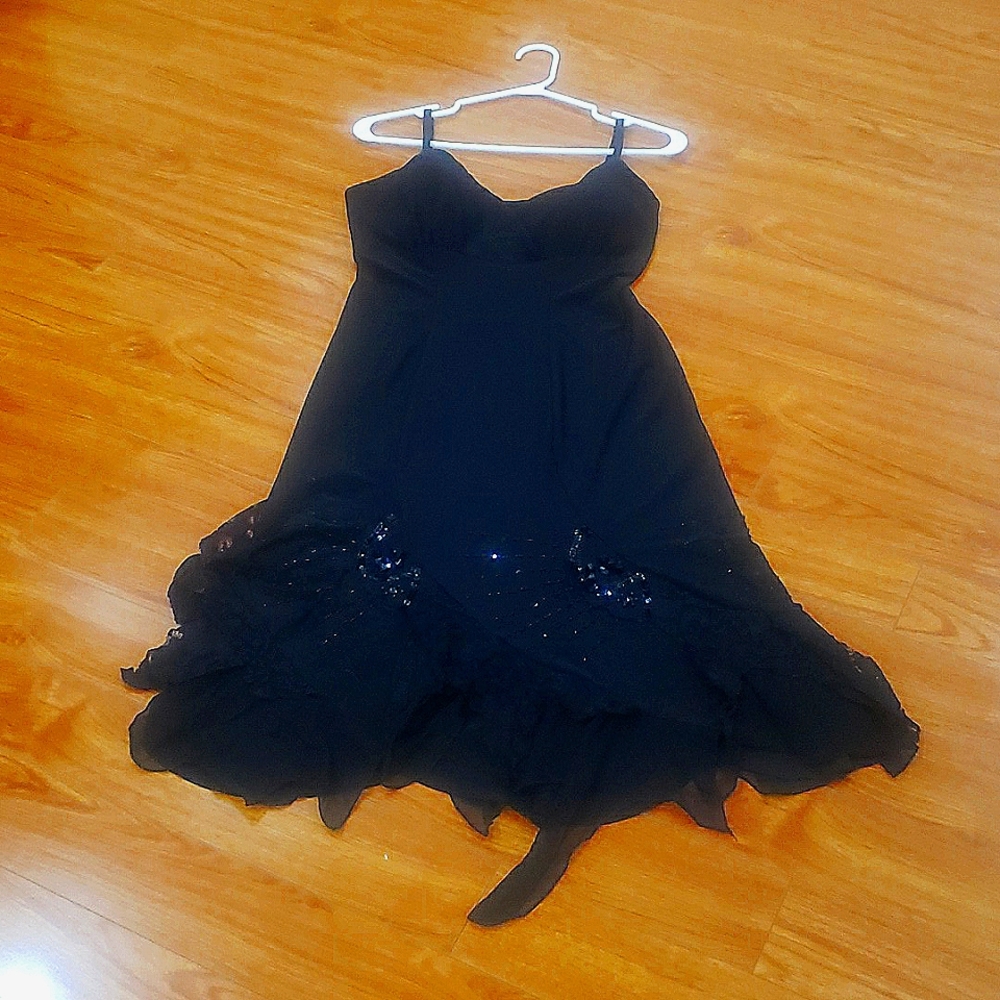 DRESS